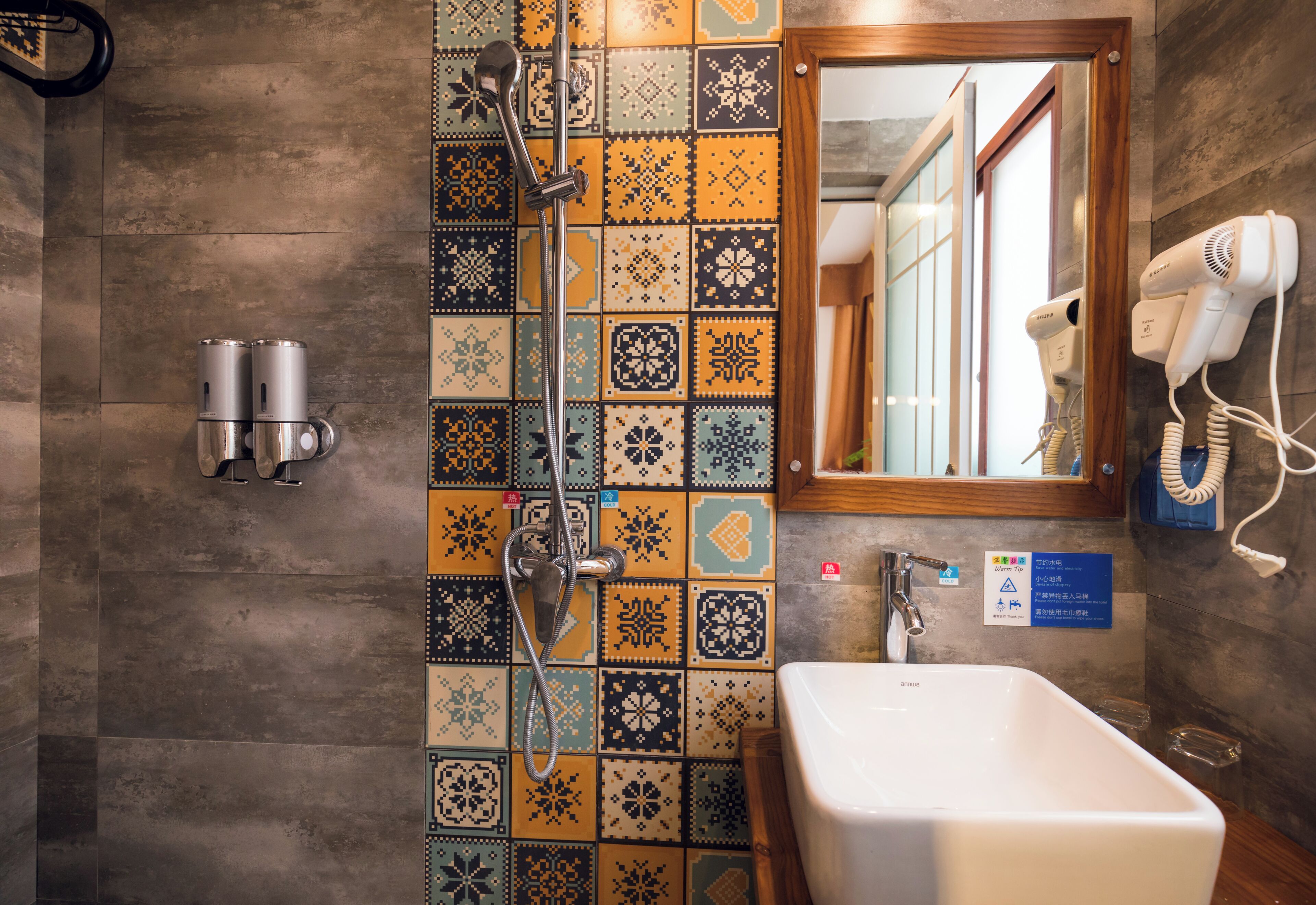 Standard Double Room | Bathroom | Shower, free toiletries, hair dryer, slippers