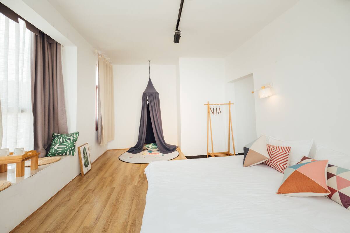 Family Suite with Mountain View