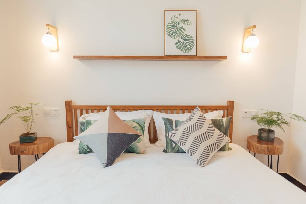 Standard Double Room | Desk, blackout curtains, free WiFi