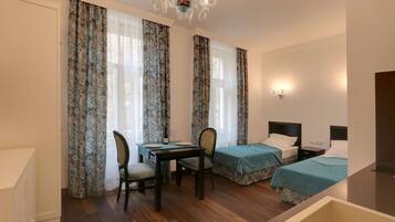 Classic-Zweibettzimmer (with Kitchenette) | 1 Schlafzimmer, Bettwäsche aus ägyptischer Baumwolle