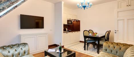 Habitació quàdruple familiar, 1 dormitori, cuina bàsica | 1 dormitori, llençols de cotó egipci i roba de llit d'alta qualitat