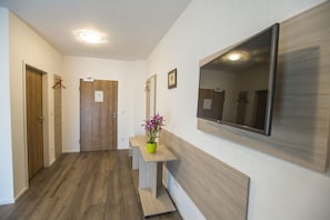 Cribs/infant beds, rollaway beds, free WiFi