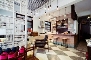 Reception - Chung Fu Inn (Tainan)