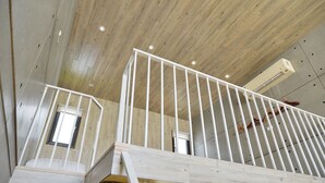 ห้องพักสำหรับสี่ท่าน (L301) | โต๊ะทำงาน, ผ้าม่านกันแสง, Wi-Fi ฟรี, ผ้าปูที่นอน