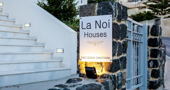 Exterior - La Noi Houses (Santorini)