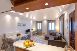 Flat-screen TV - La Noi Houses (Santorini)