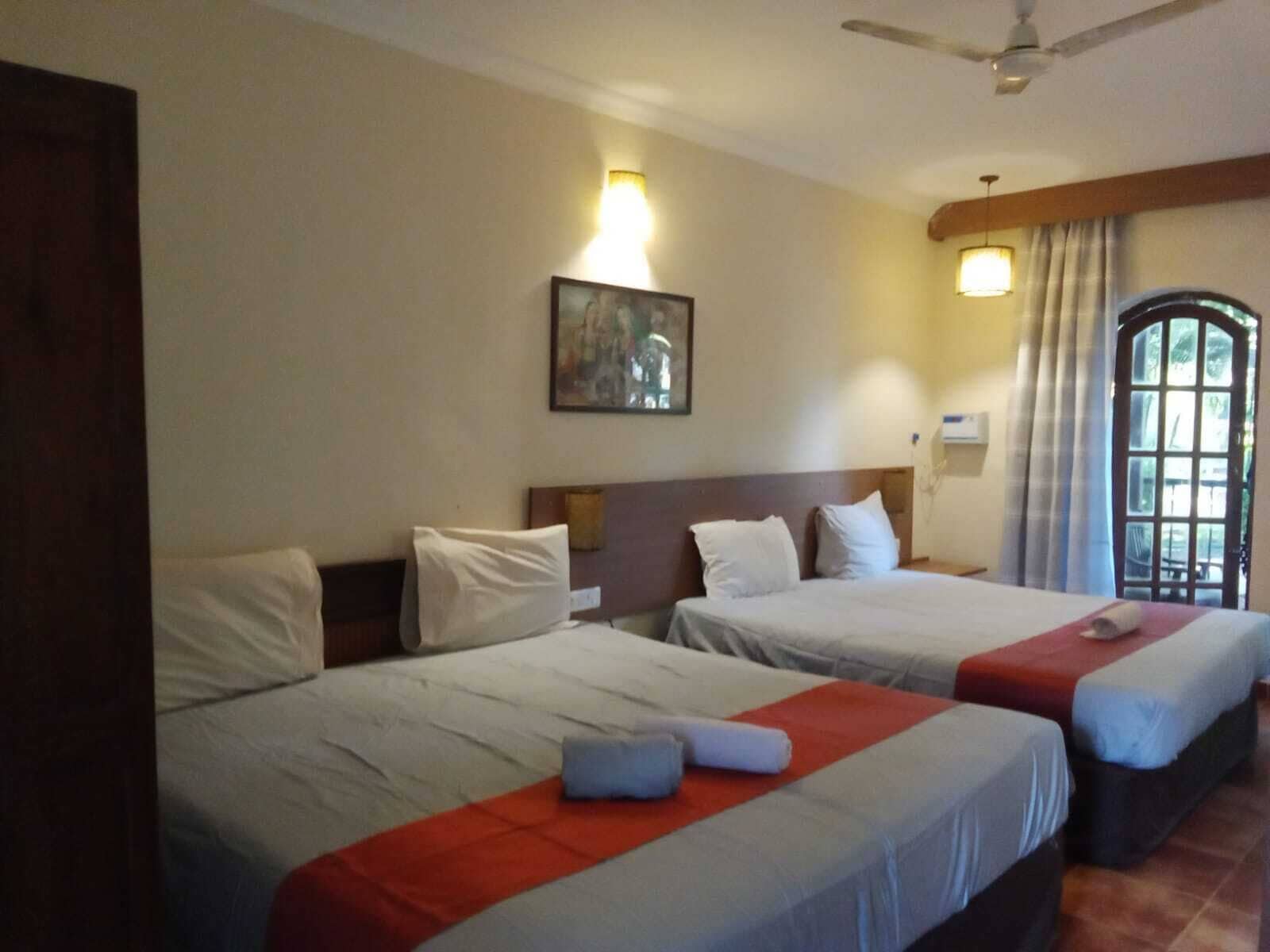 Photo - Sea Breeze Beach, Calangute, Goa