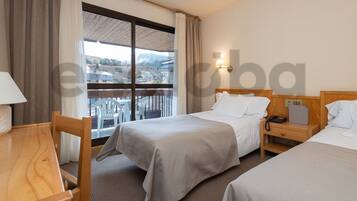 In-room safe, desk, soundproofing, free WiFi