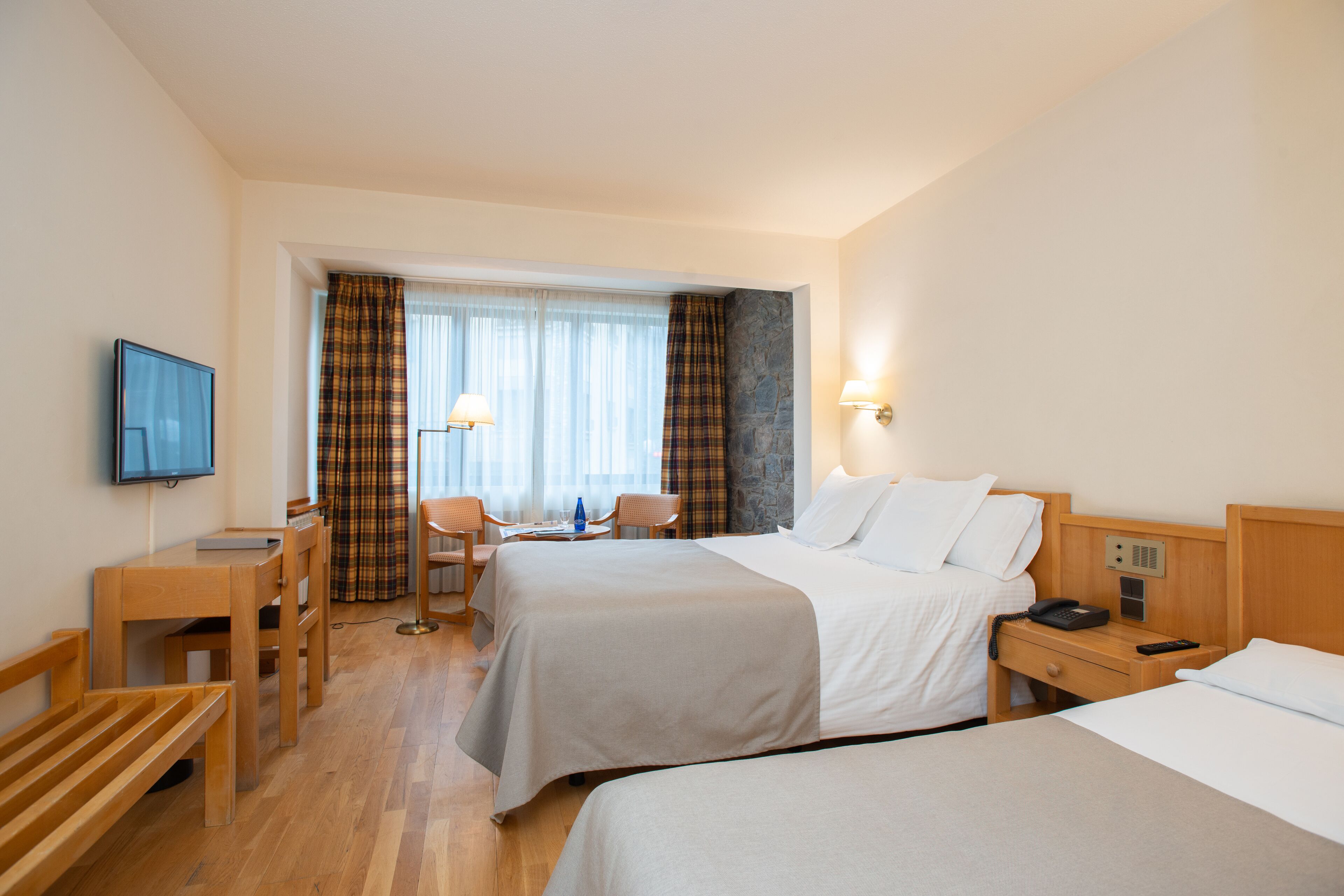 triple room (extra bed) | in-room safe, desk, soundproofing, free wifi