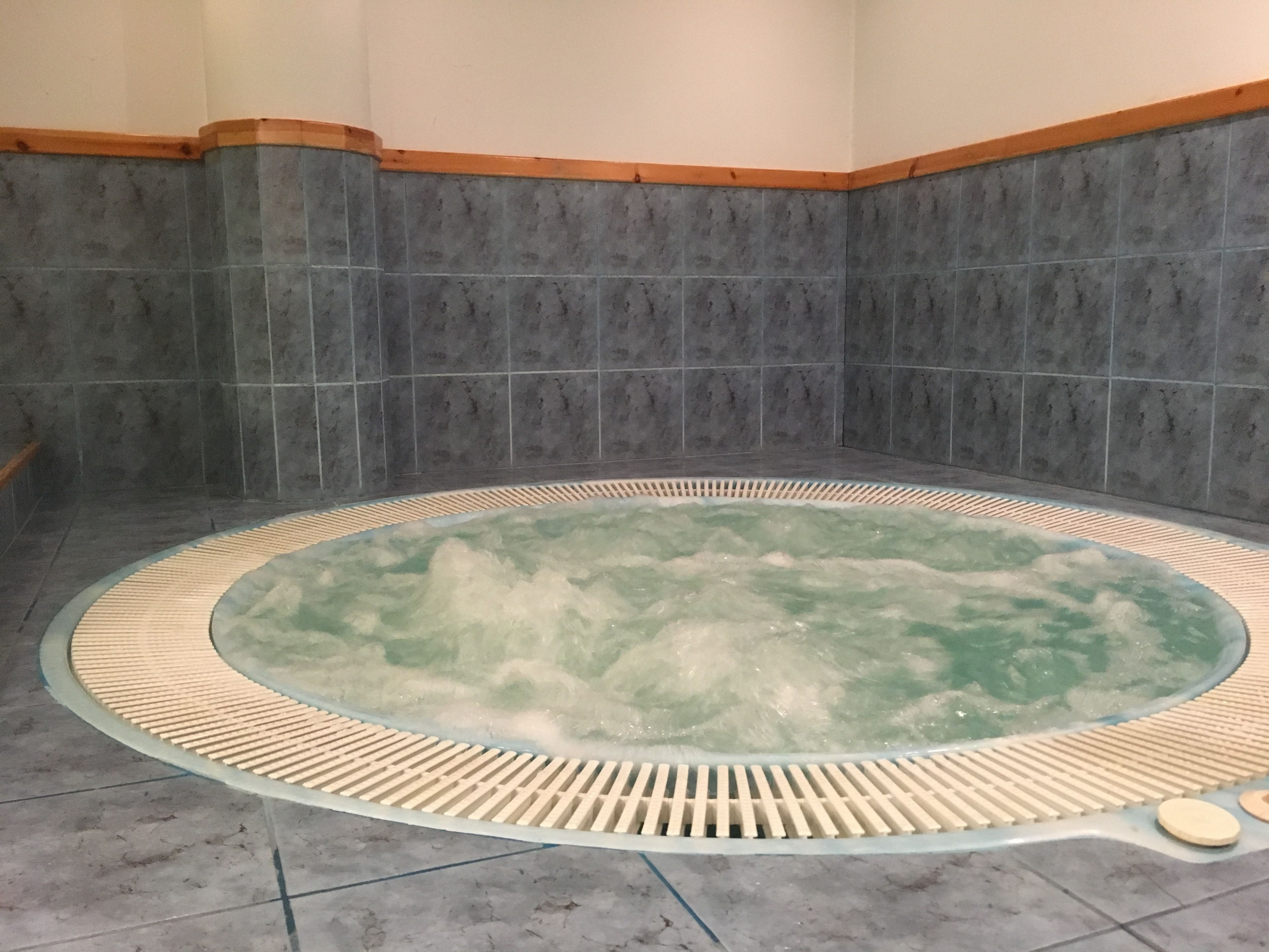 indoor spa tub