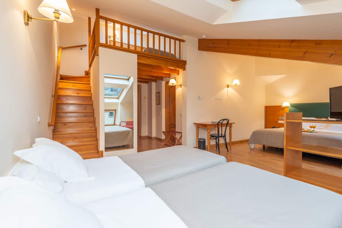 family room (superior) | in-room safe, desk, soundproofing, free wifi