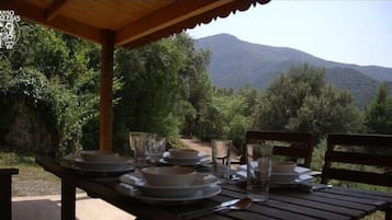 Bungalow, 2 Bedrooms | Teres/patio