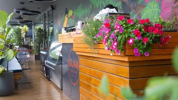 酒吧(店内)