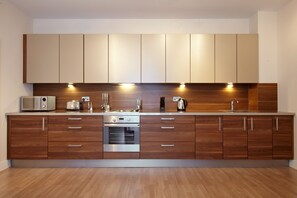 公寓, 2 间卧室 | 私人厨房 | 冰箱、微波炉、烤箱、炉灶