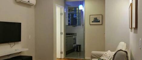 프리미엄 스위트, 침실 1개, 흡연 | 거실 | 평면 TV