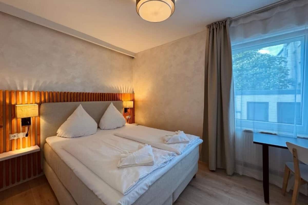 Insonorización, wifi gratis y ropa de cama