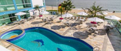 2 outdoor pools, pool loungers