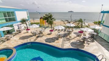 2 outdoor pools, pool loungers