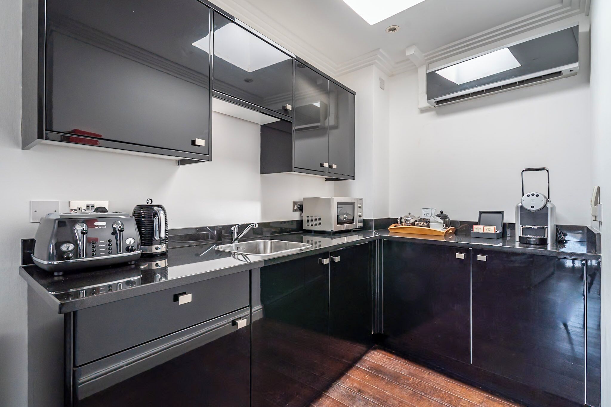 Design-suite - ikke-ryger - balkon (Tuscany) | Privat køkken | Køleskab, mikrobølgeovn, elkedel, brødrister