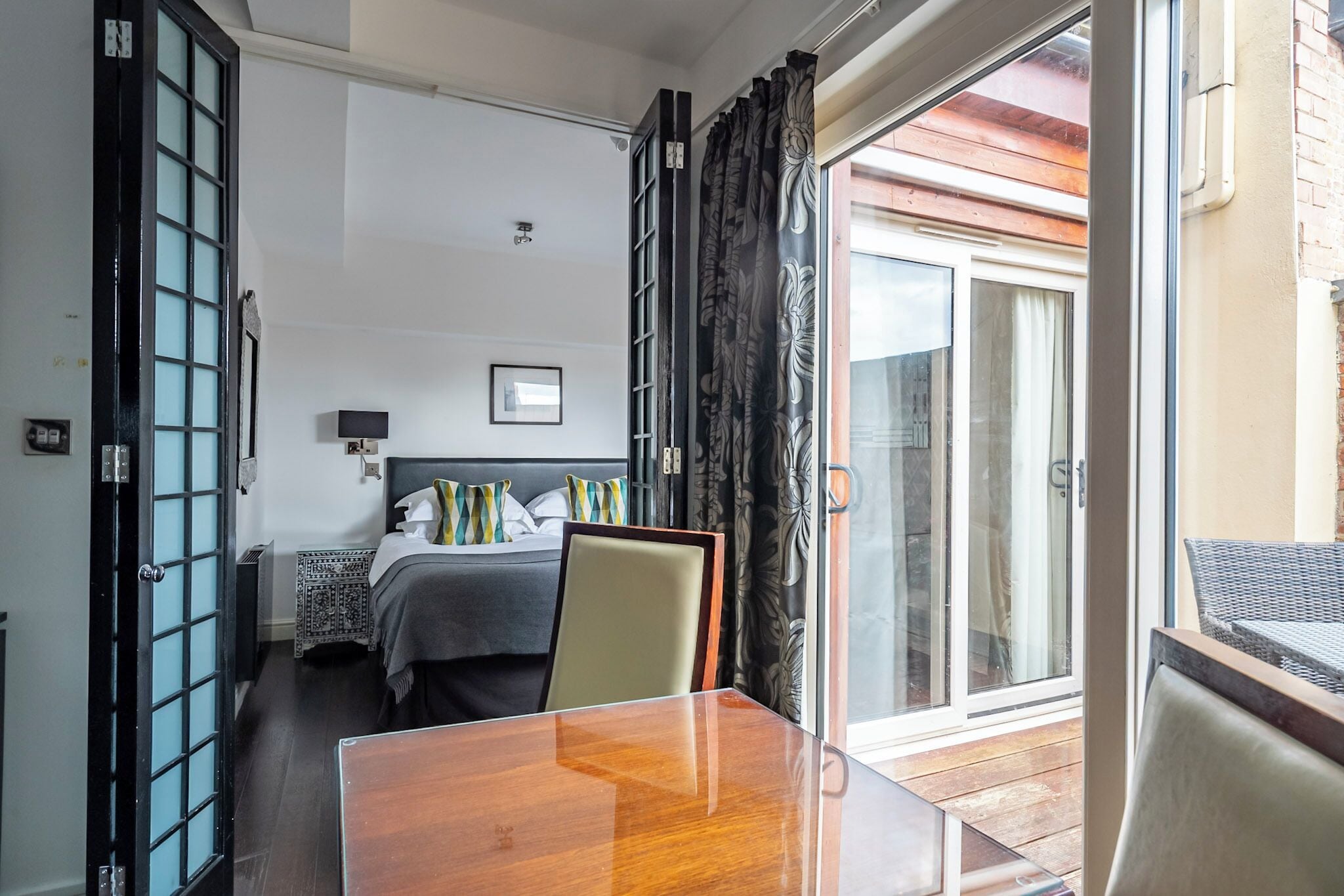 Design Suite, 1 King Bed, Non Smoking, Terrace (Napoli ) | Living area | LCD TV