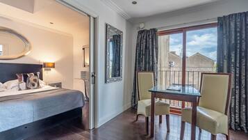 Suite de diseño, no fumadores, balcón (Tuscany) | Tabla de planchar con plancha, wifi gratis, ropa de cama