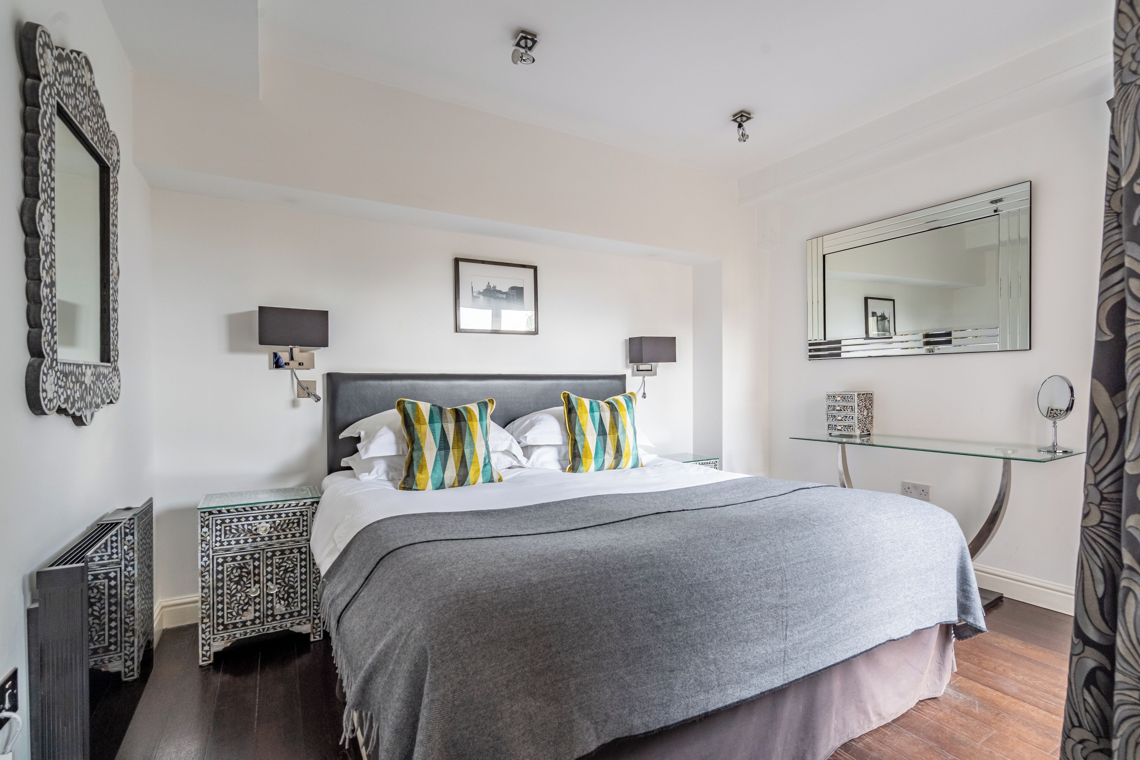 Design Suite, 1 King Bed, Non Smoking, Terrace (Napoli ) | Iron/ironing board, free WiFi, bed sheets