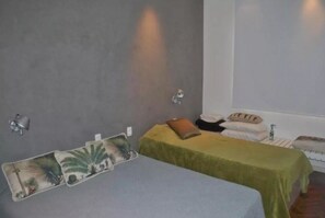 2 bedrooms, iron/ironing board, free WiFi
