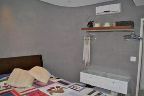 2 bedrooms, iron/ironing board, free WiFi