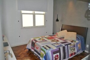 2 bedrooms, iron/ironing board, free WiFi