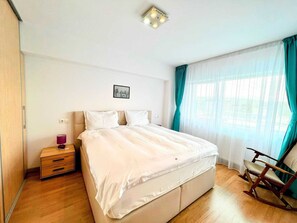 Appartement Premier | 1 chambre, literie de qualité, bureau, fer et planche à repasser