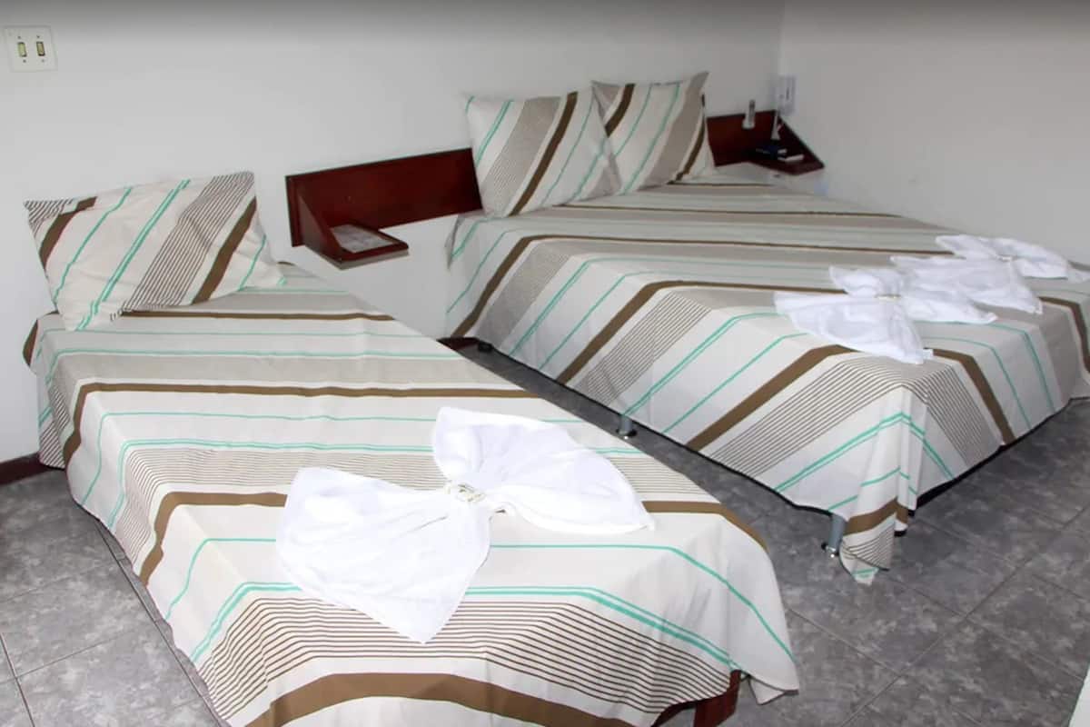 Minibar, free WiFi, bed sheets