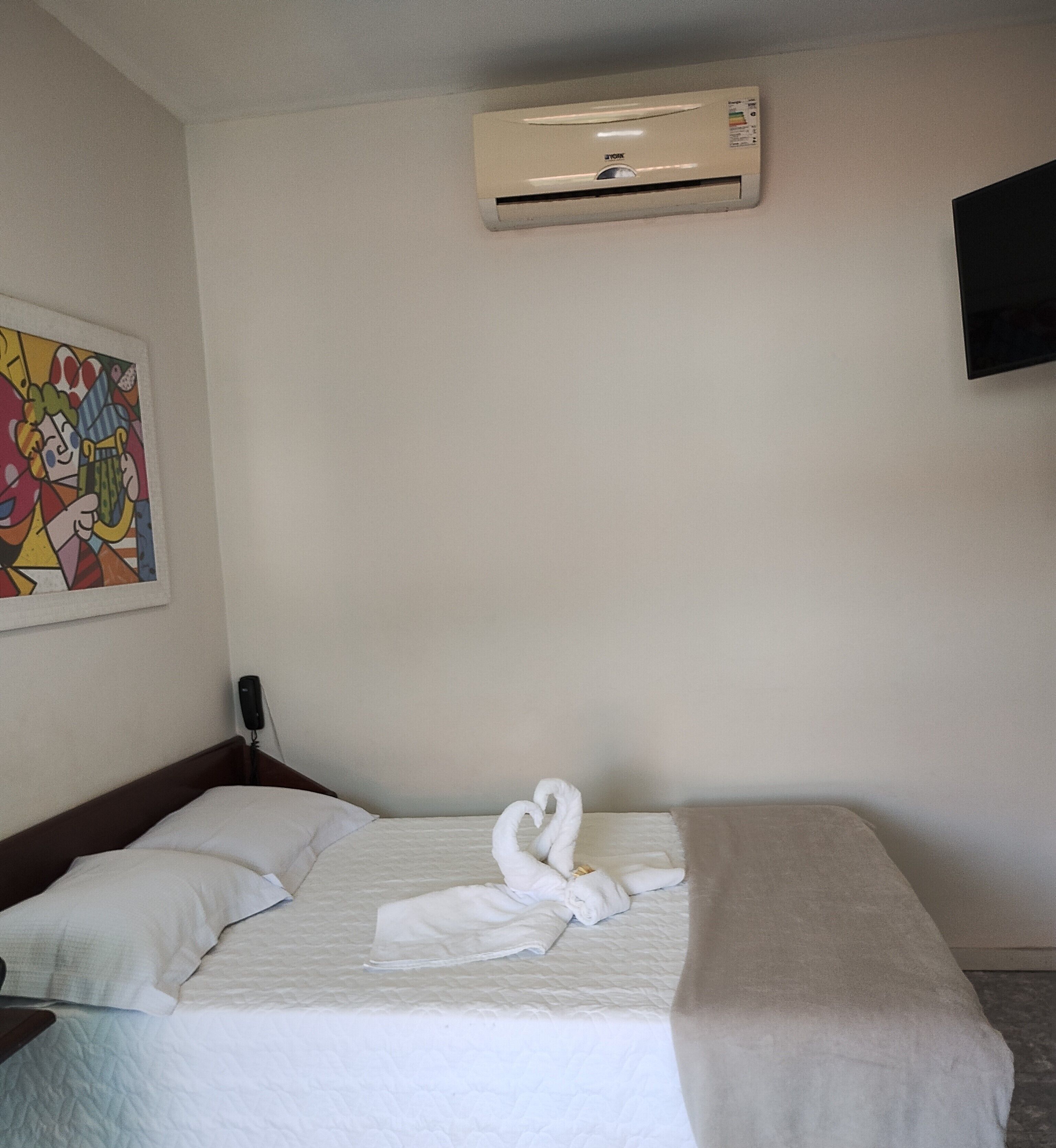twin room (stilo) | minibar, free wifi, bed sheets