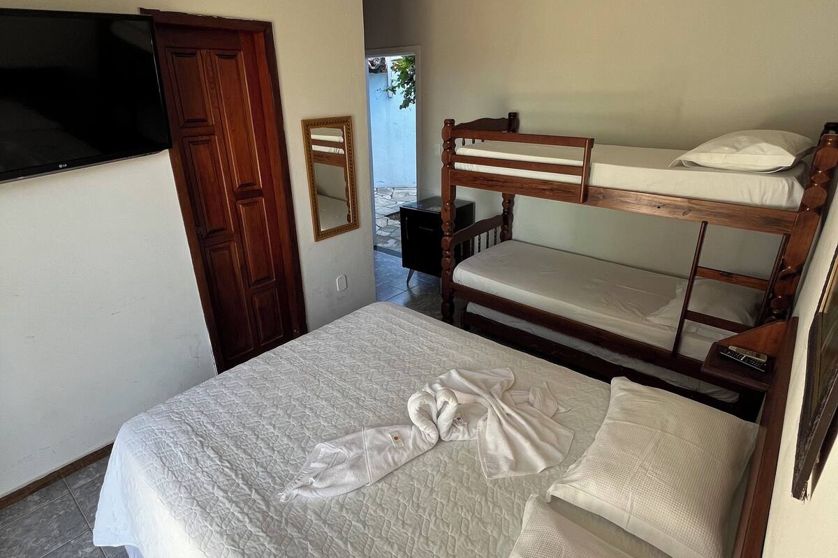 Minibar, wifi gratis y ropa de cama 