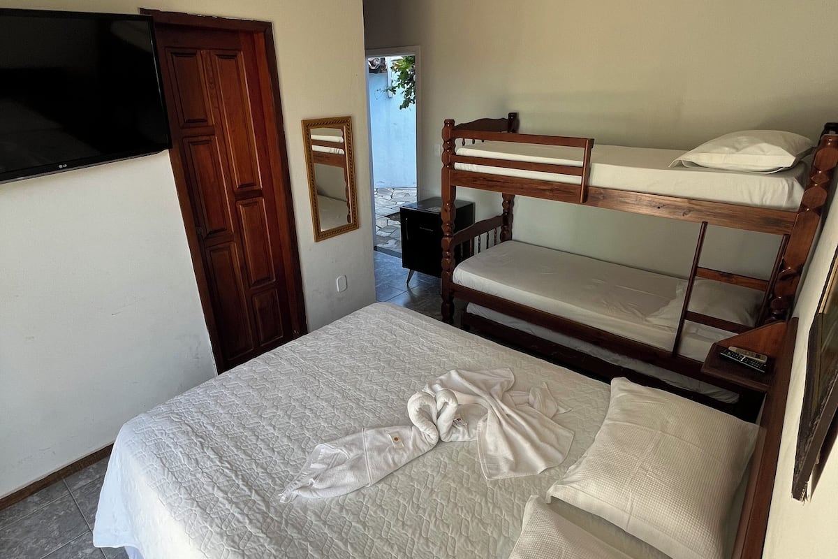 Vierbettzimmer (Stilo) | Minibar, kostenloses WLAN, Bettwäsche