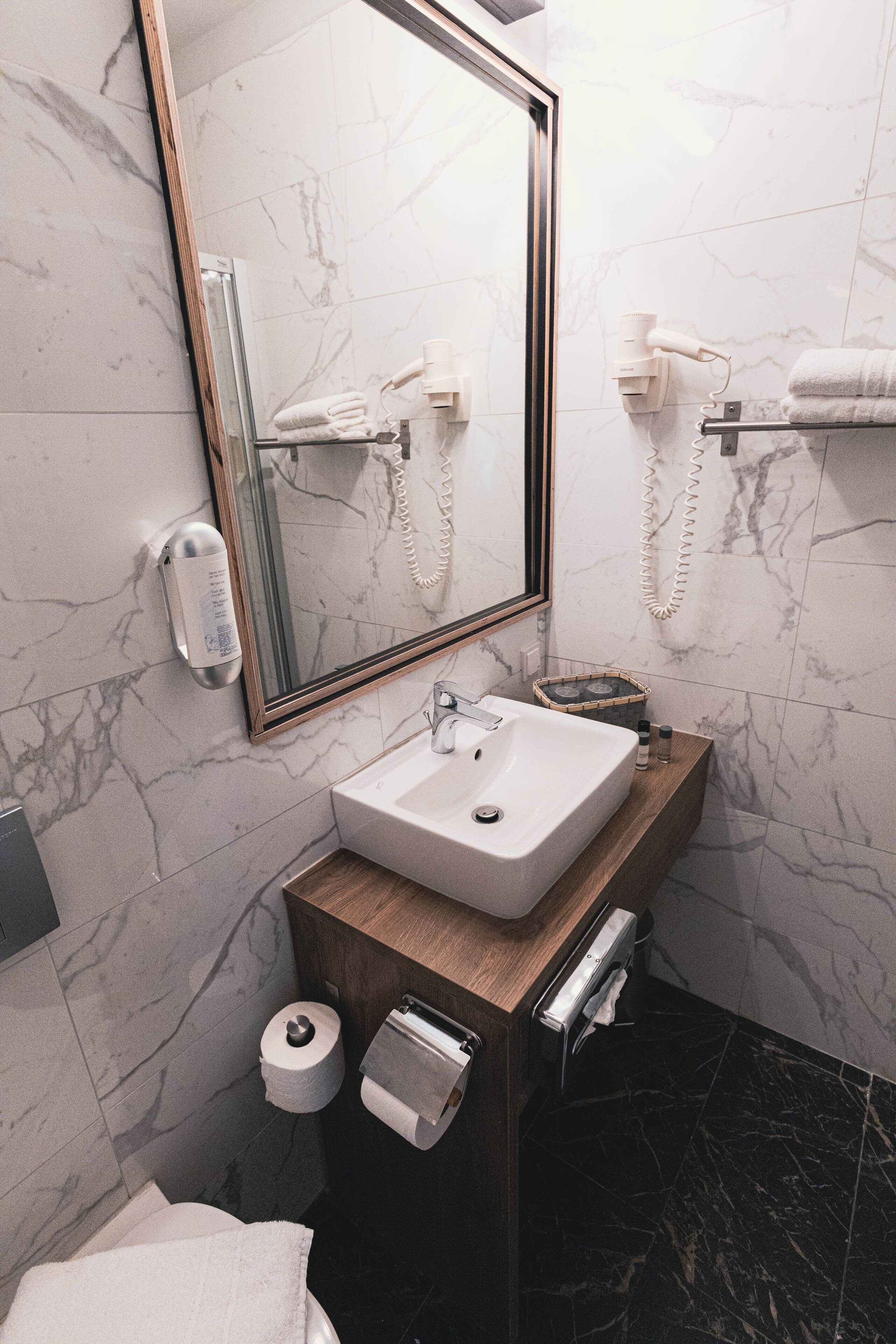 mini double room | bathroom | free toiletries, hair dryer, slippers, towels