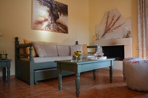 Apartemen Superior | Seprai premium, busa memori, brankas, dan didekorasi berbeda-beda