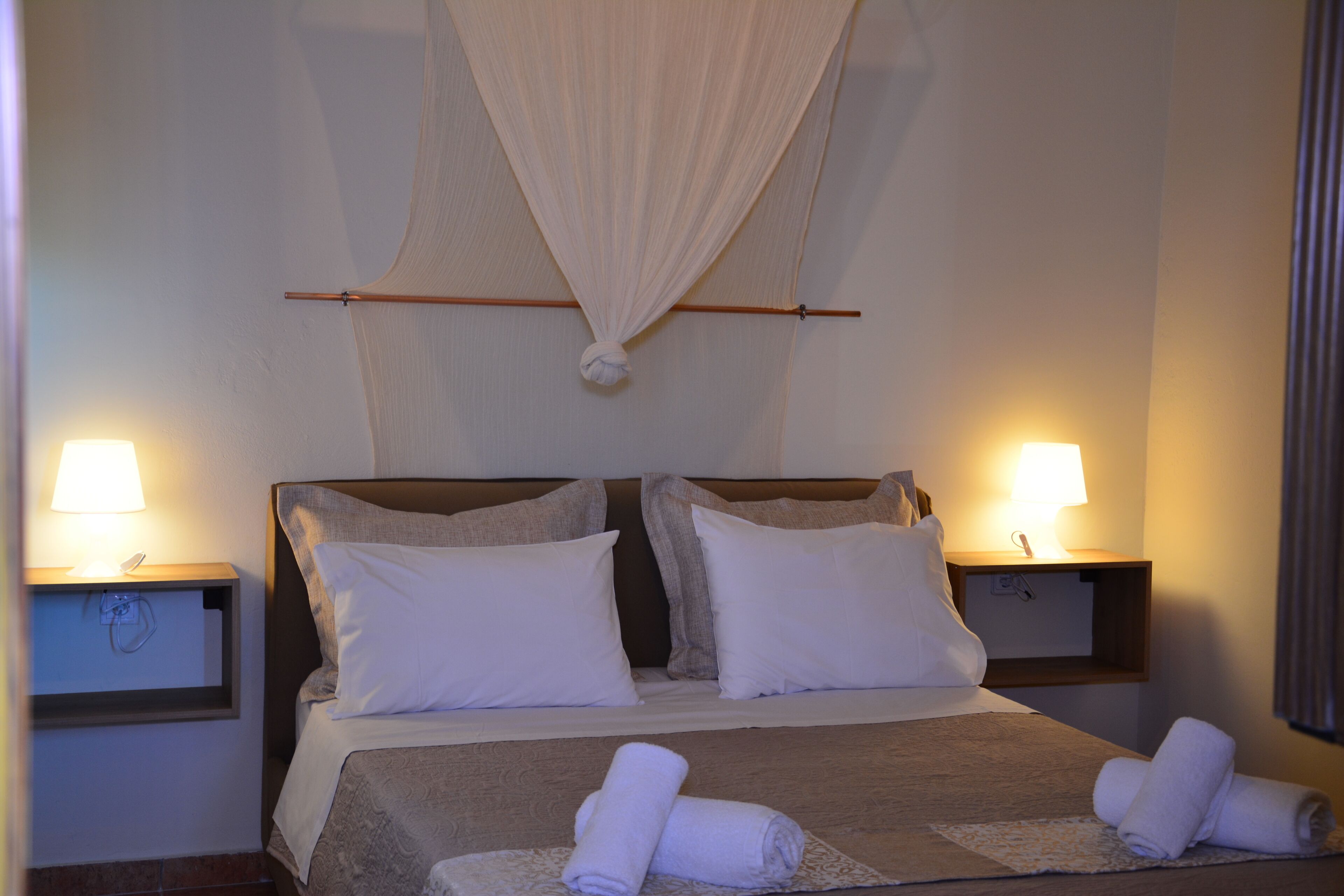 Deluxe Apartment | Premium bedding, memory foam beds, in-room safe, individually decorated