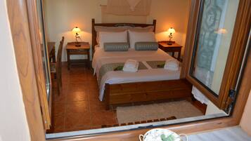 Deluxe Apartment | Courtyard view