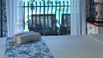 Deluxe Double Room, 1 Queen Bed | Desk, blackout curtains, iron/ironing board, free WiFi