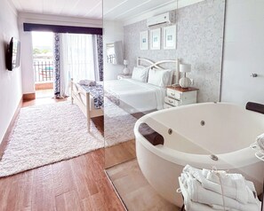 Deluxe-Suite, Whirlpool, Seeblick