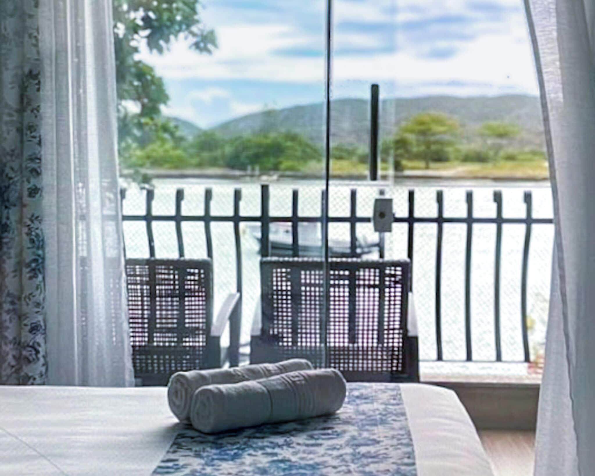 Executive Suite, 1 Queen Bed, Lake View | Desk, blackout curtains, iron/ironing board, free WiFi