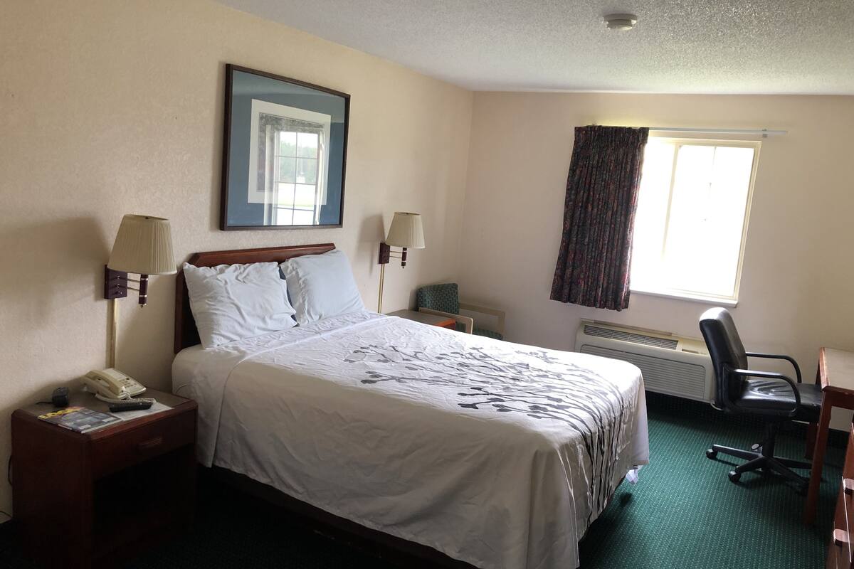 Habitación básica, 1 cama Queen size