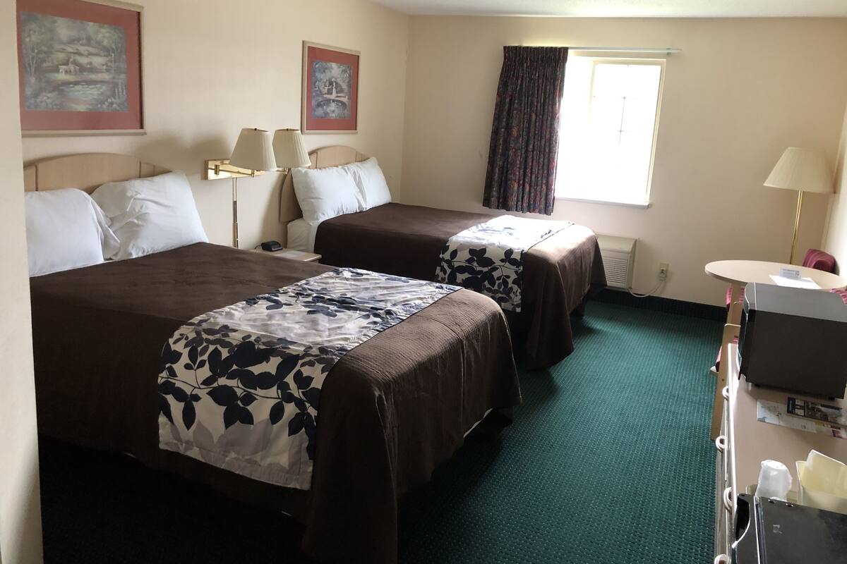 Basic Double Room, 2 Double Beds