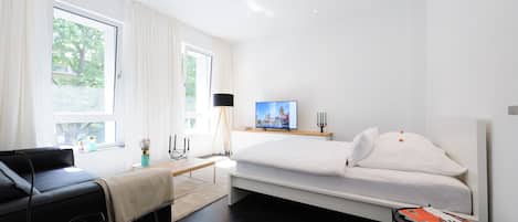 Appartement classique, 2 chambres, balcon | Literie de qualitĂ©, bureau, systĂšme dâinsonorisation