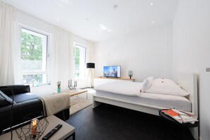 经典公寓, 2 间卧室, 阳台 | 高档床上用品、办公桌、隔音、熨斗/熨衣板