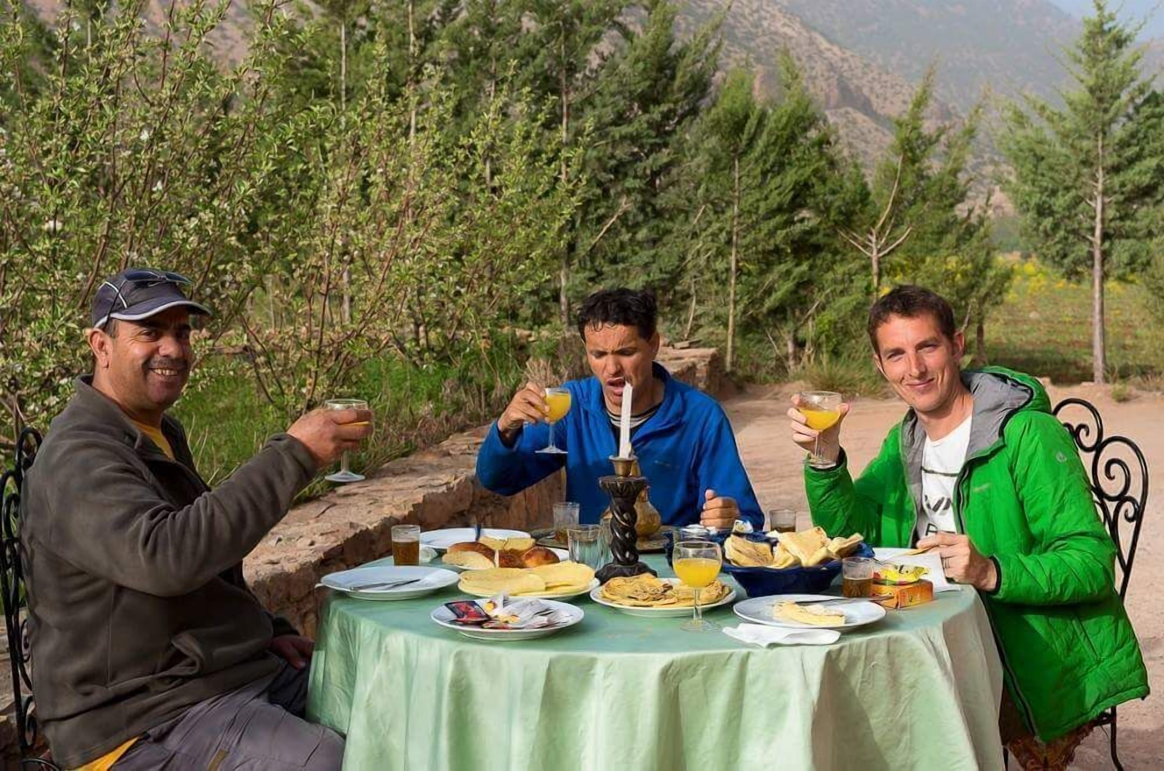 Se sirven desayunos, almuerzos y cenas; cocina marroquí