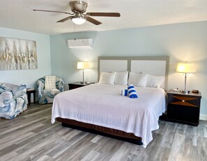 Romantisches Zimmer, 1 King-Bett, Küche, Meerblick | Bettwäsche aus ägyptischer Baumwolle, hochwertige Bettwaren