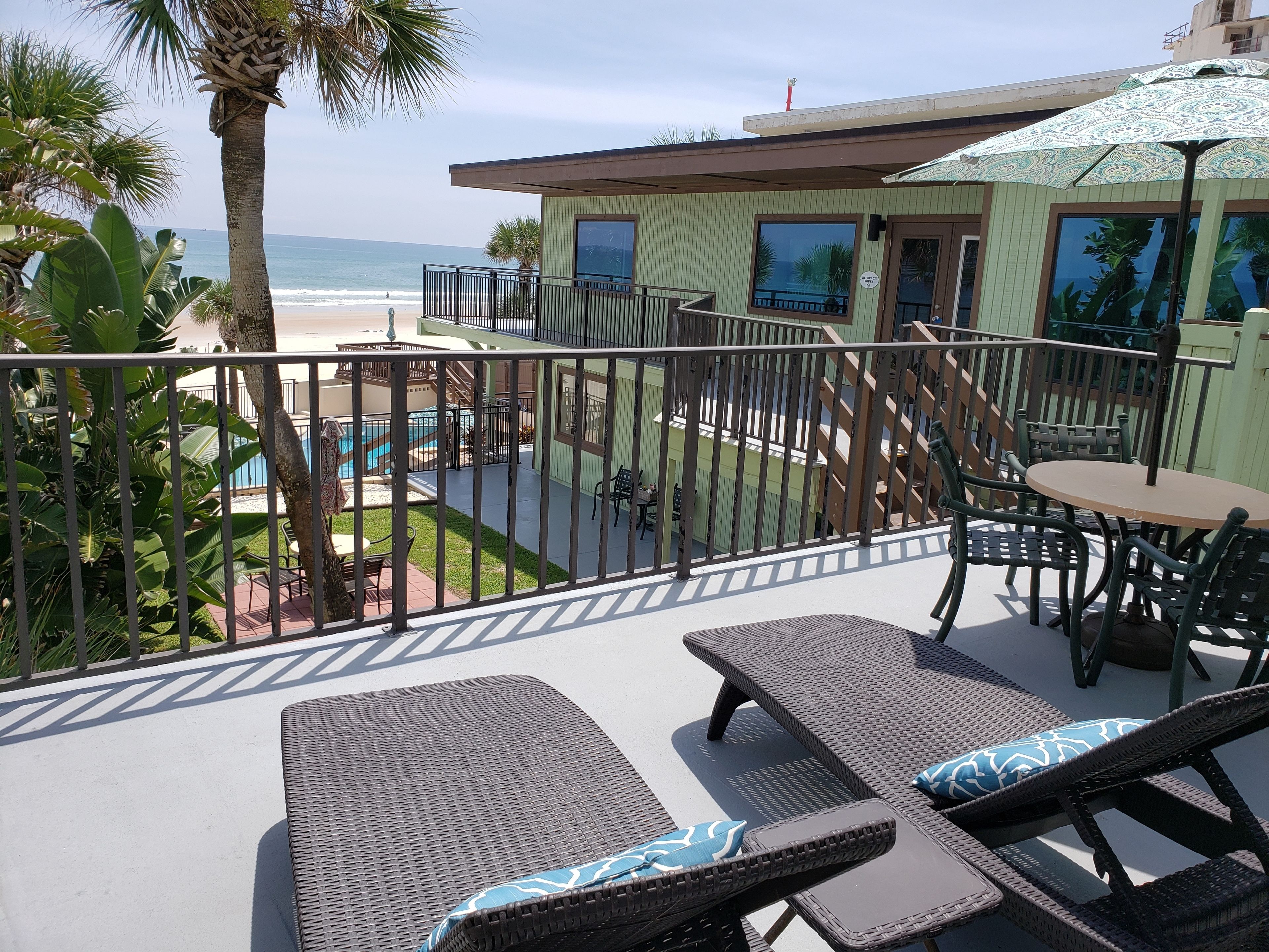 Oceanfront Penthouse with Kitchen | Balcony view
