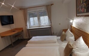 Basic Double or Twin Room | Soundproofing, free WiFi, bed sheets