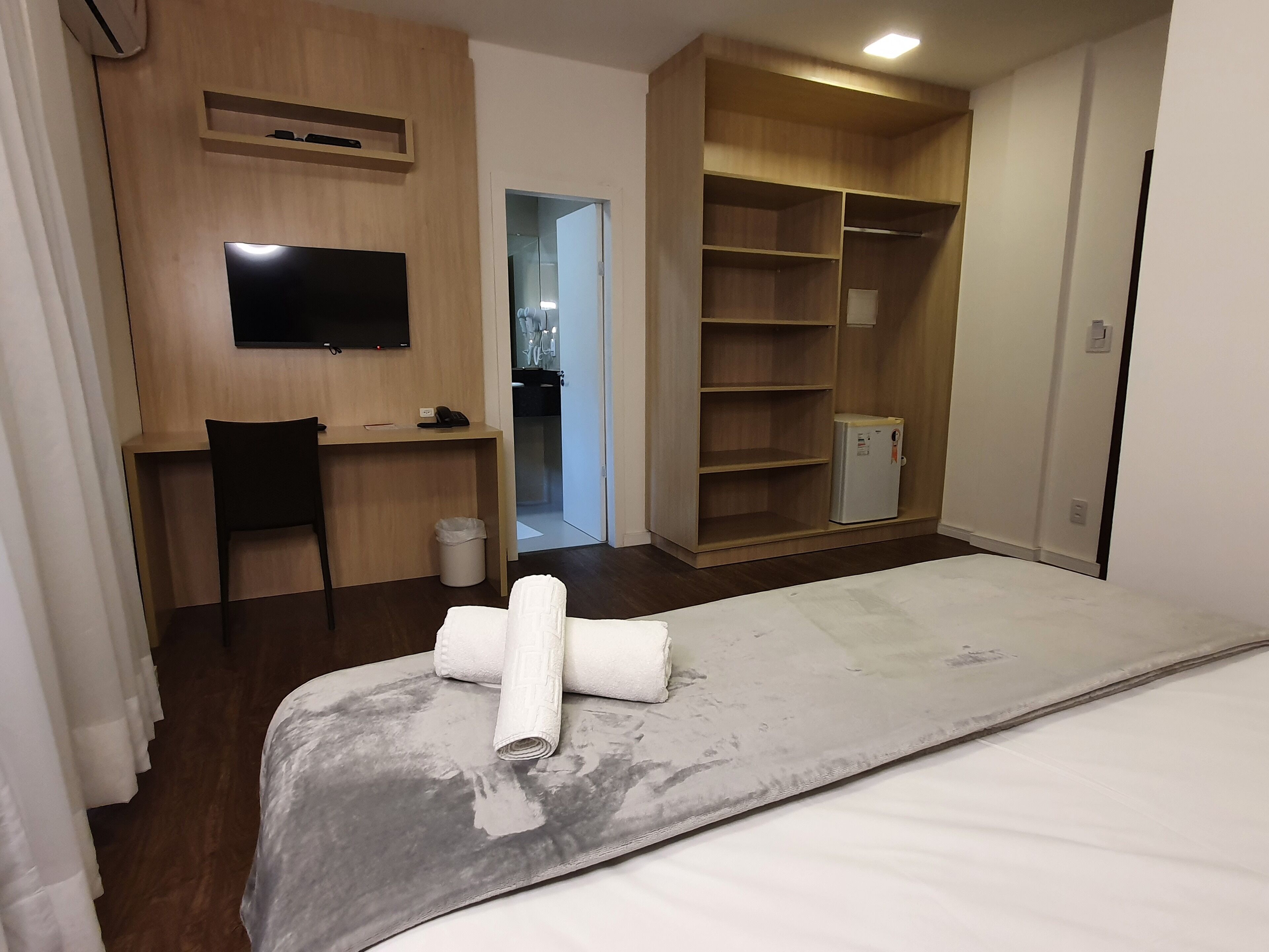 superior triple room | 1 bedroom, in-room safe, desk, blackout curtains